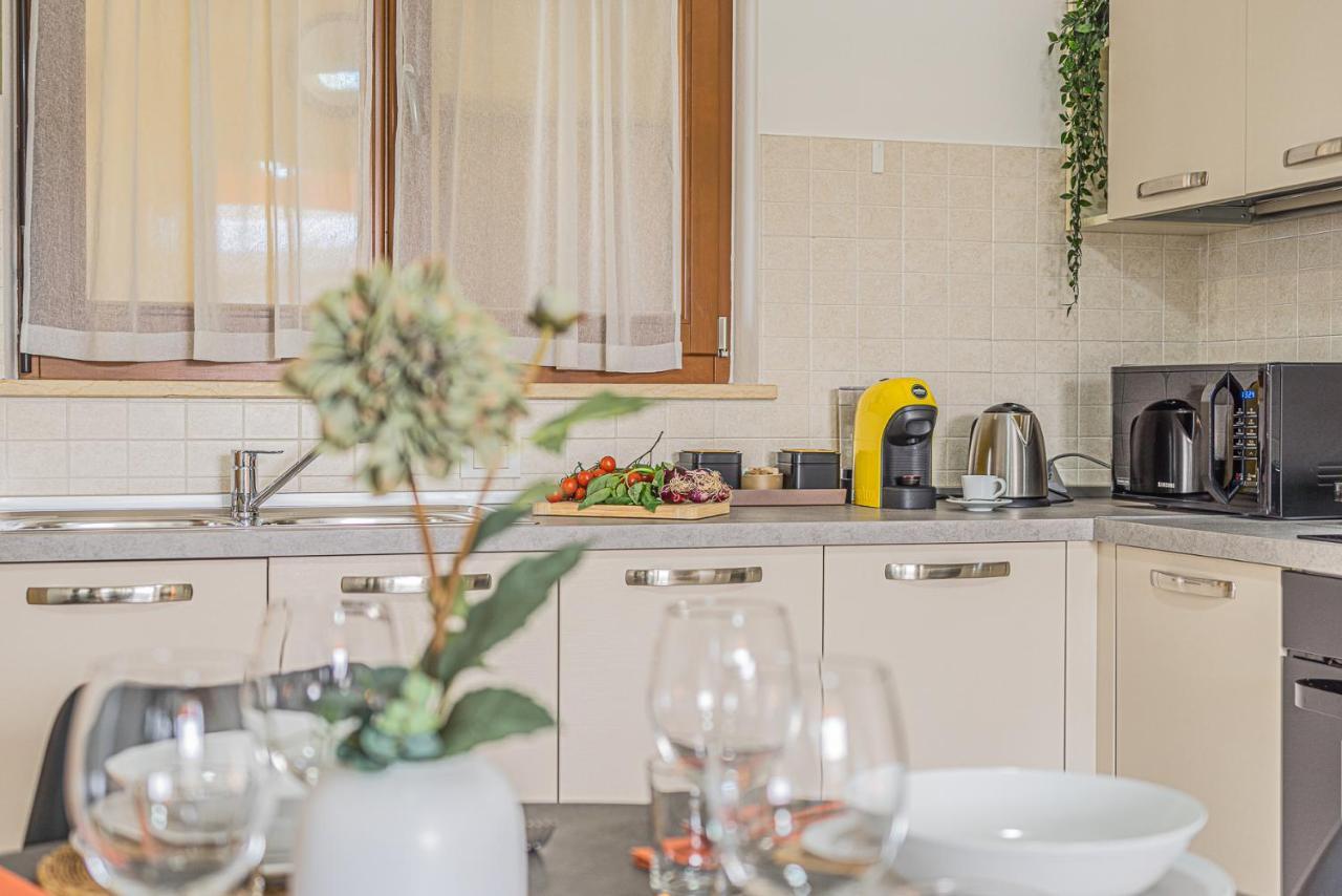 Hygge Family Apartment - One Step Away From The Lake!!! Sirmione Luaran gambar